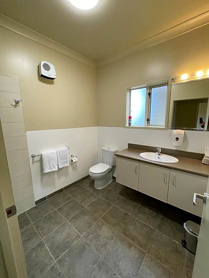 Sierra Motel and Apartments