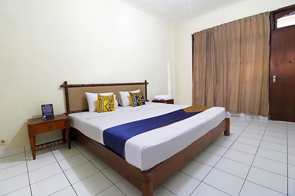 SPOT ON 2426 Hotel Aget Jaya Ii