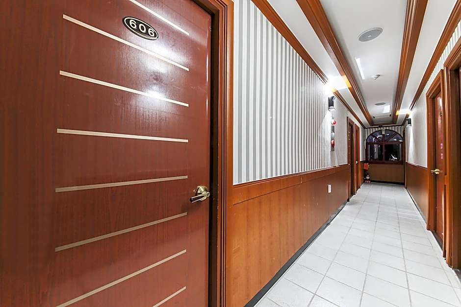 Hotel TopsVille