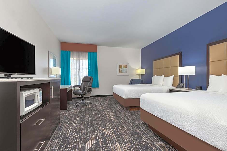 La Quinta Inn & Suites by Wyndham Paris