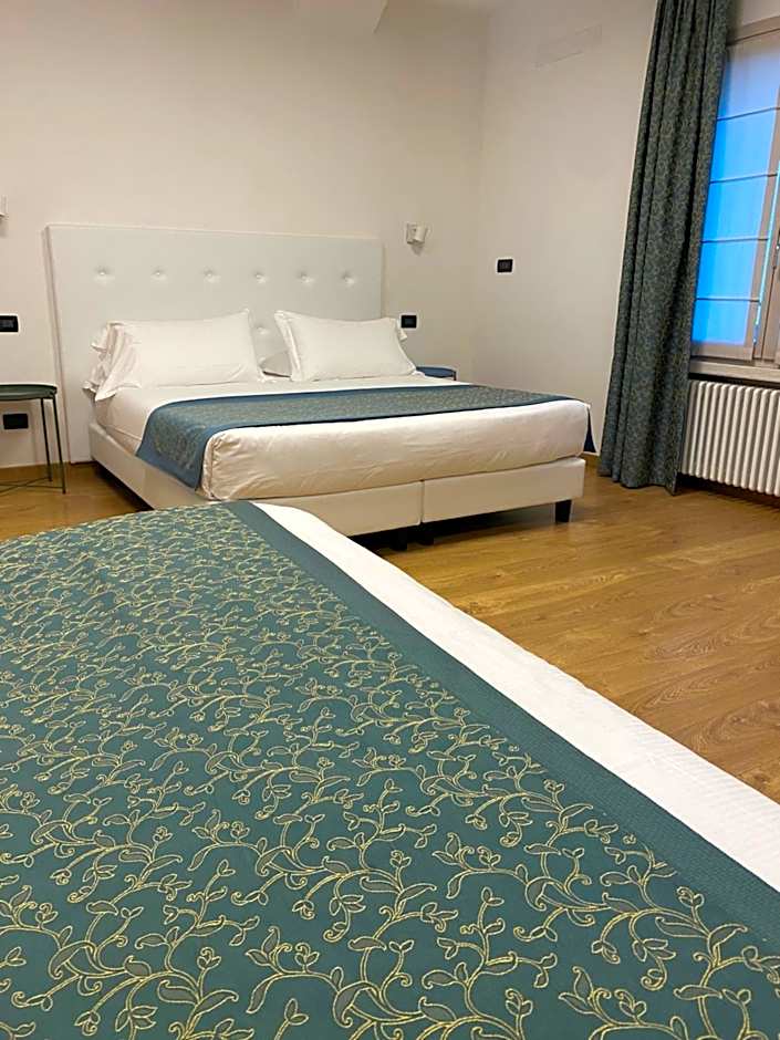 Cà Uberti Palace Hotel, MantegnaHotels