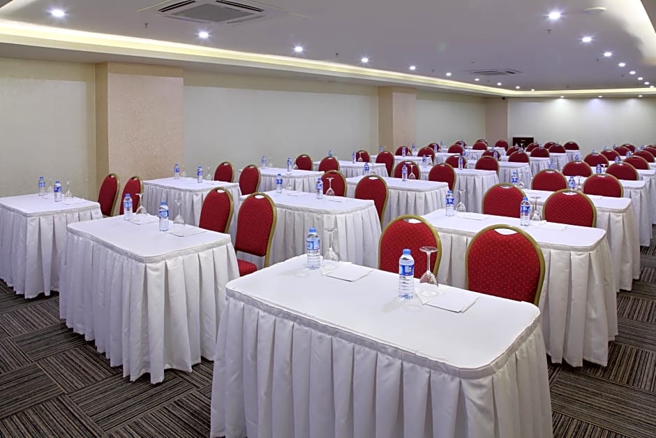 Hotel Senbayrak City