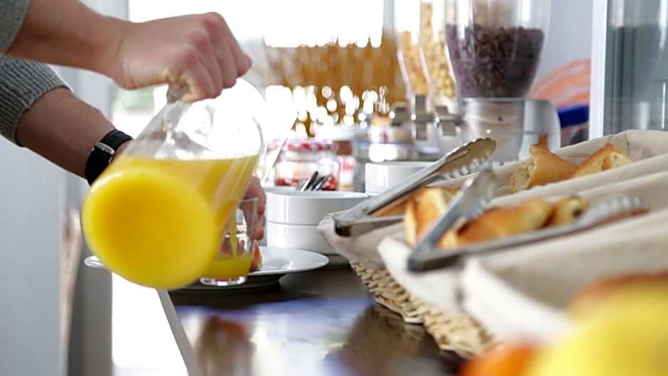 Hotel Grand Cap Rooftop Pool