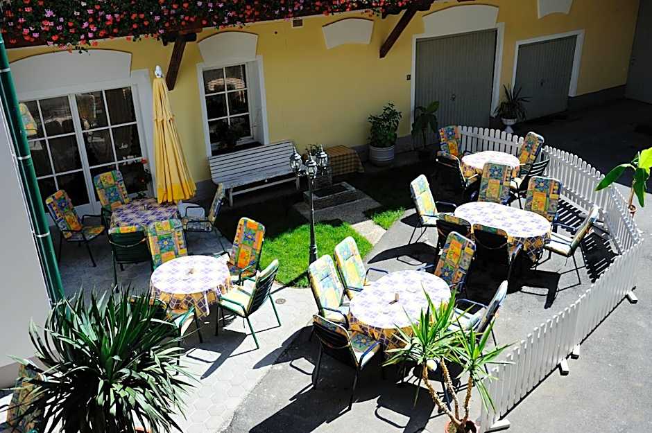 Hotel-Gasthof-Fleischerei - Zur alten Post