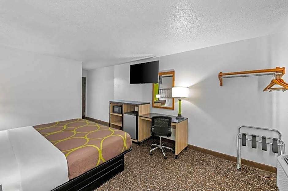 Super 8 by Wyndham Franklin