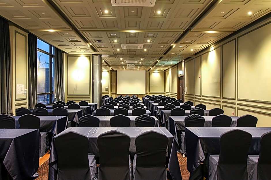 Golden Tulip Ever Yongin Hotel