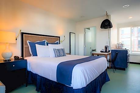 Standard Queen Room with Kitchenette