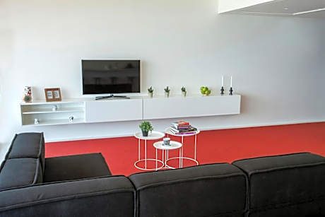 One-Bedroom Duplex Apartment with Sea View