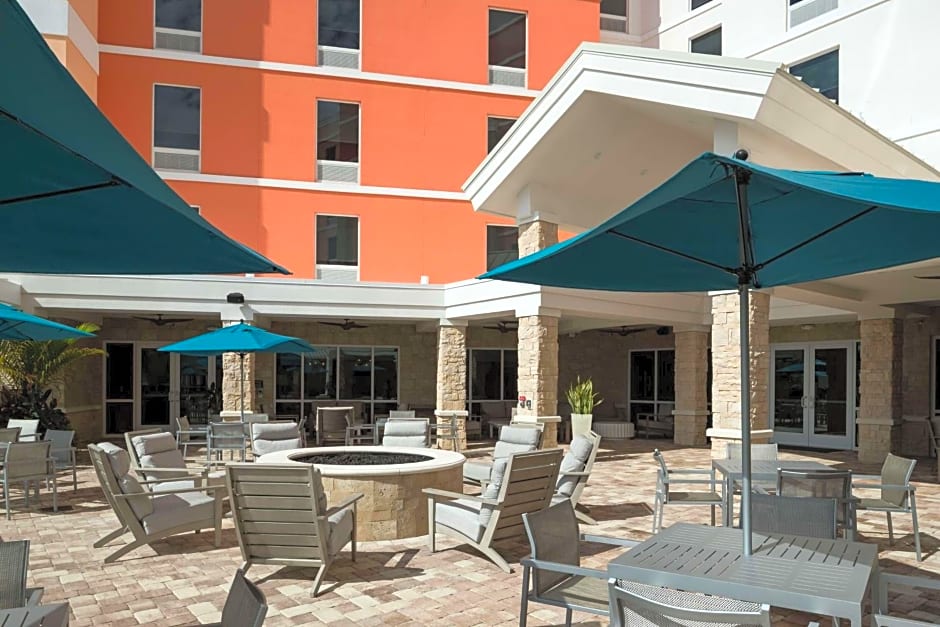 Hampton Inn & Suites Cape Canaveral Cruise Port