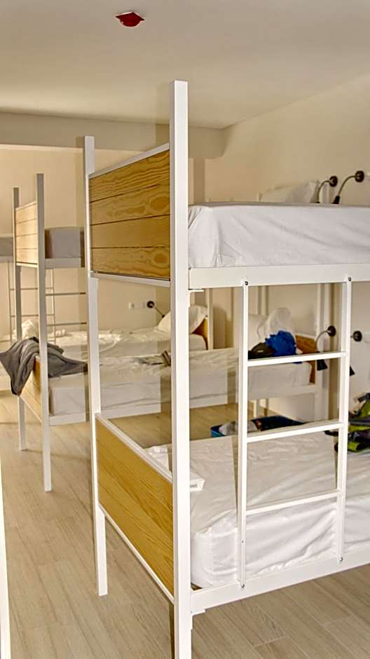 Topcity Hostel & Suites