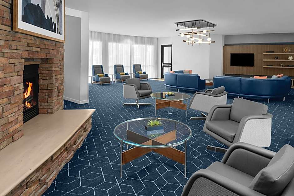 Courtyard by Marriott Santa Clarita Valencia