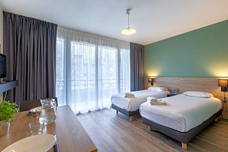 Superior Twin Studio