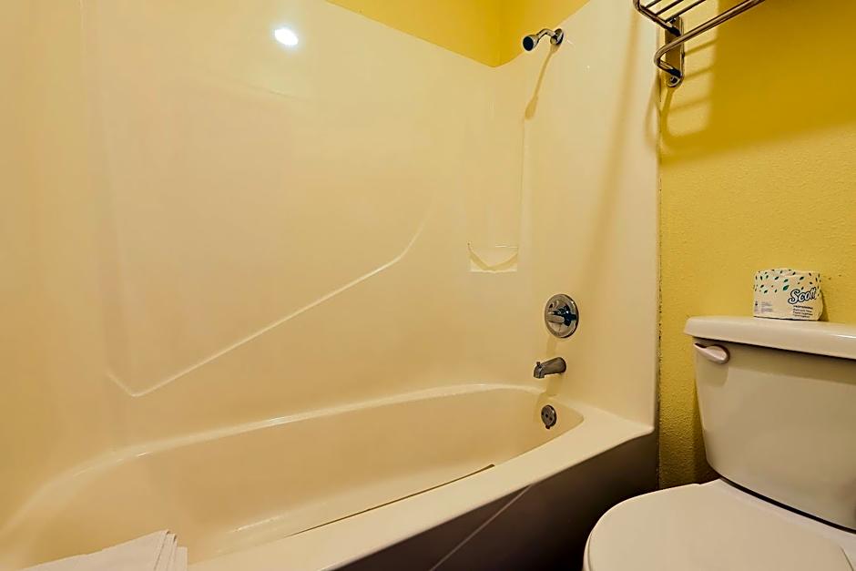 Coastal Inn by OYO Lincoln City - Oregon Coast Hwy