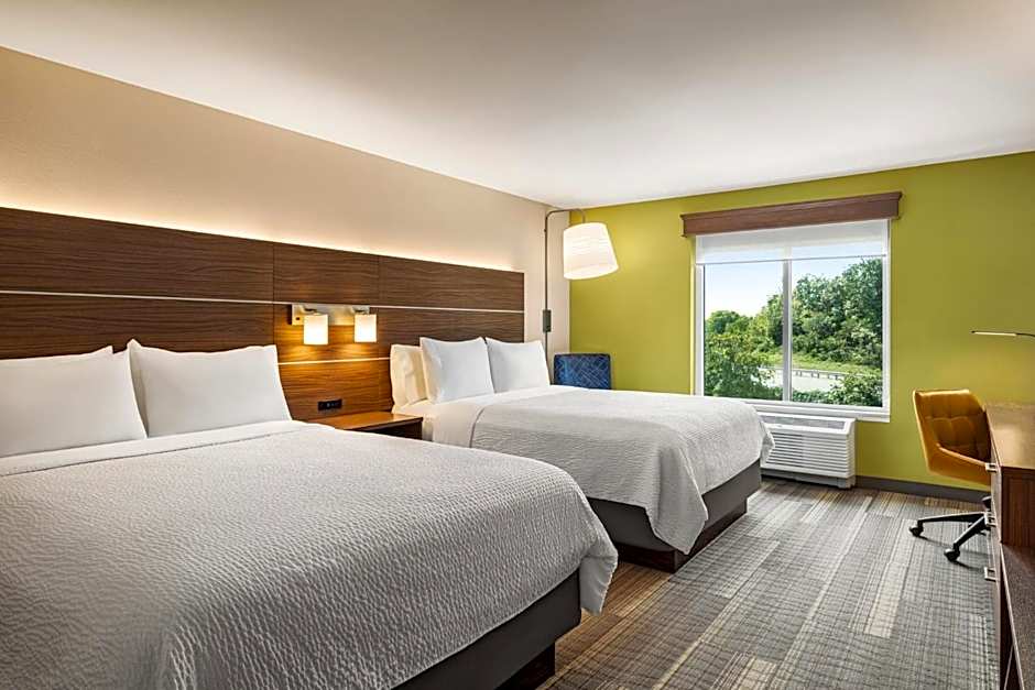 Holiday Inn Express Hotel & Suites Hagerstown by IHG