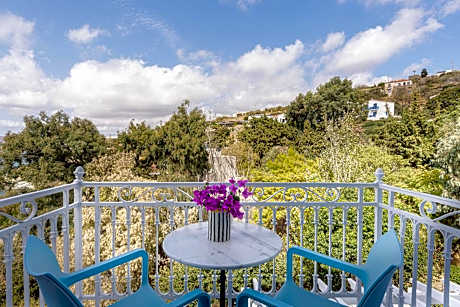 Suite with Side Sea View