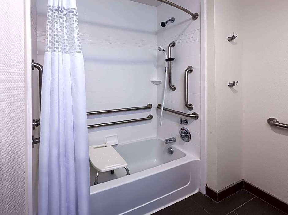 Hampton Inn By Hilton Marion