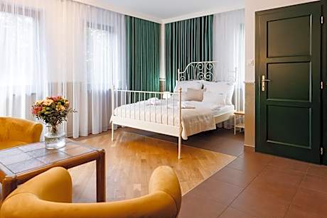 Standard Double Suite