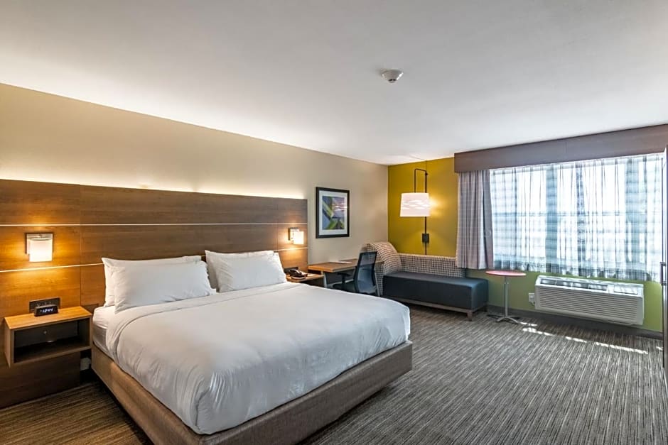 Holiday Inn Express Camarillo By IHG