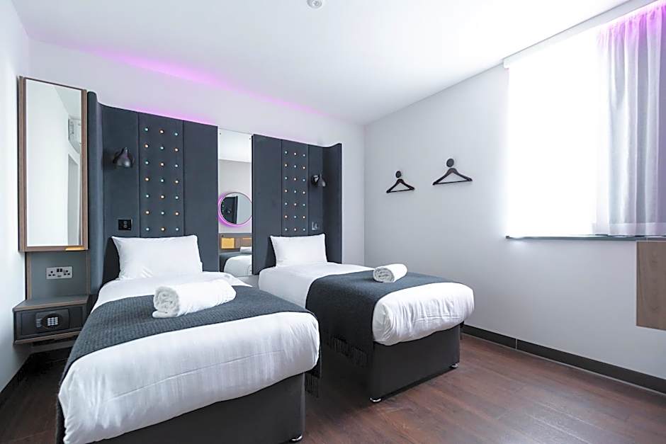 Tune Hotel - London, Liverpool Street