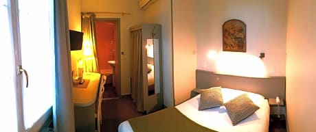 Double Room with Shared Toilet