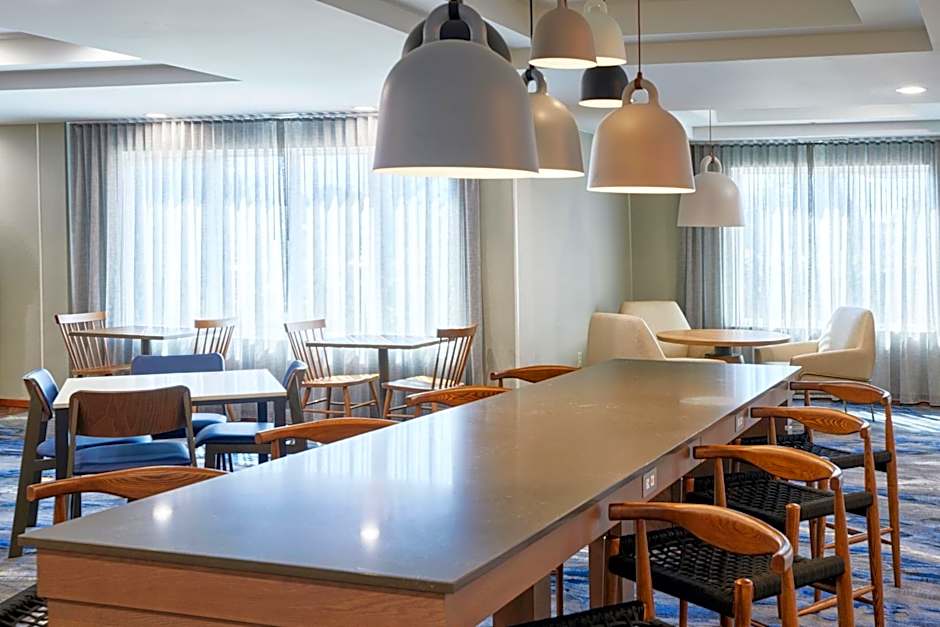 Fairfield Inn & Suites by Marriott Burlington