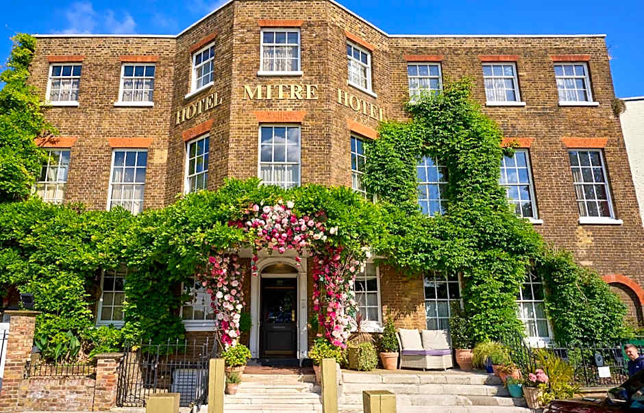 The Mitre, Hampton Court