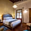 HOTEL CASA MONARCA