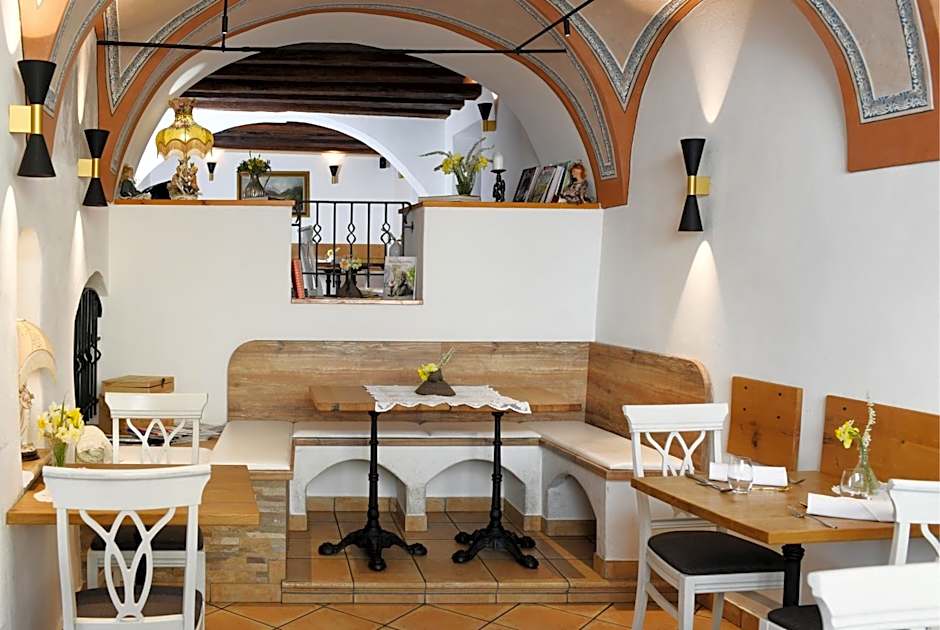 Hiša Linhart, Hotel & Restaurant