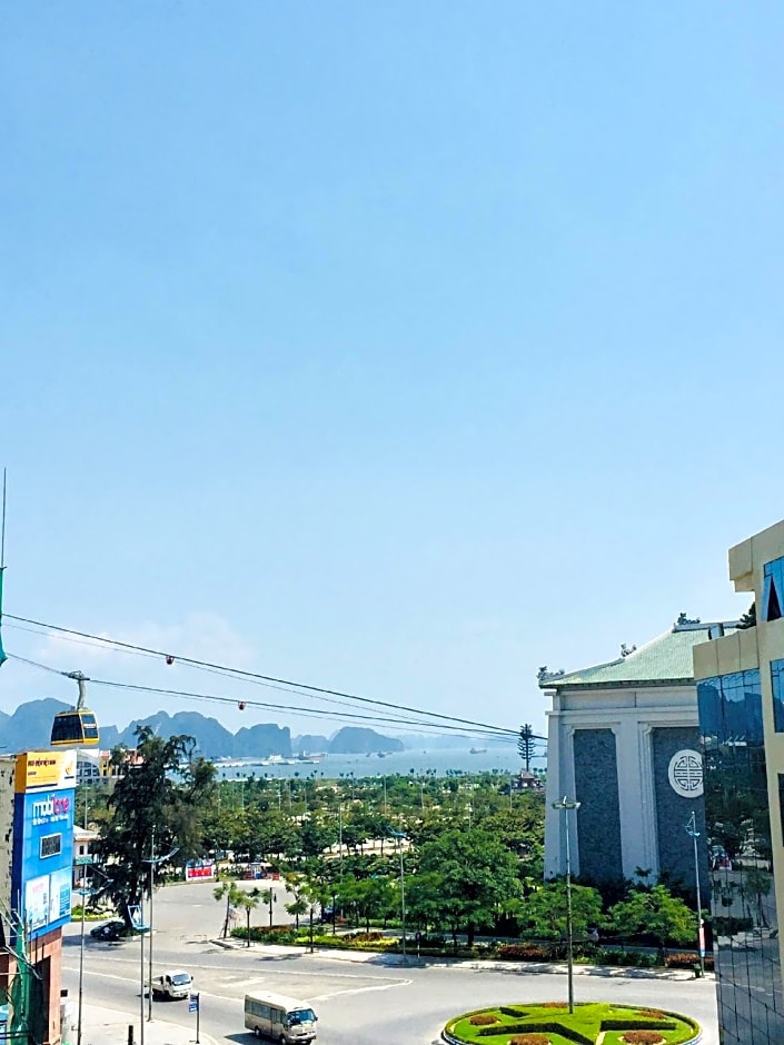 Ivy Hotel Ha Long