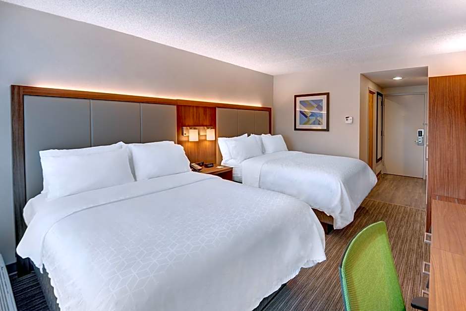 Holiday Inn Express & Suites West Long Branch - Eatontown By IHG