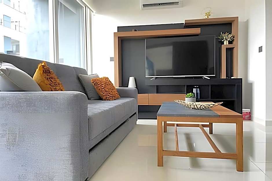Monyxbnb at Zoho Skies