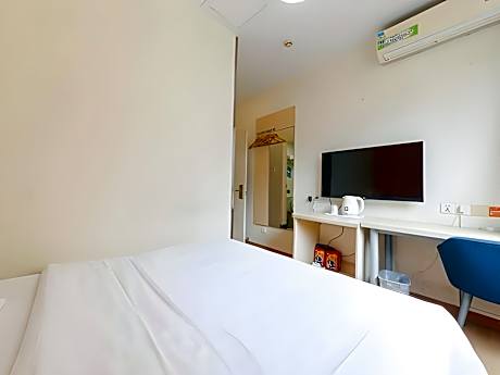 Business Queen Room