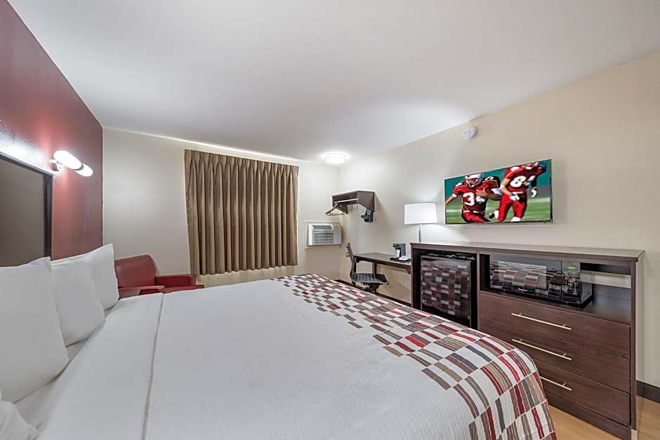 Red Roof Inn & Suites Denton