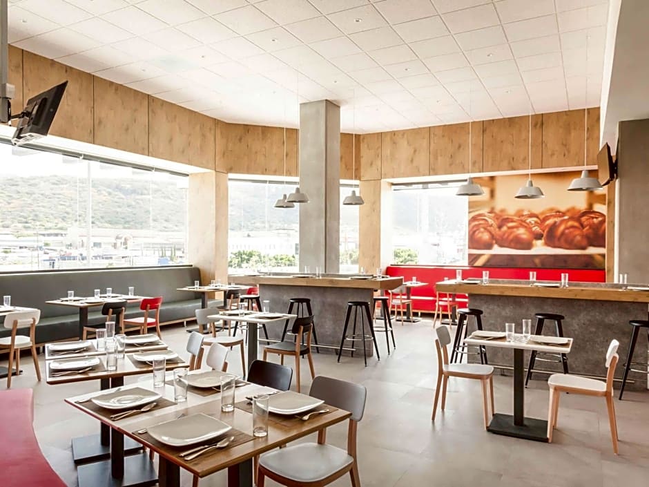 Ibis Queretaro