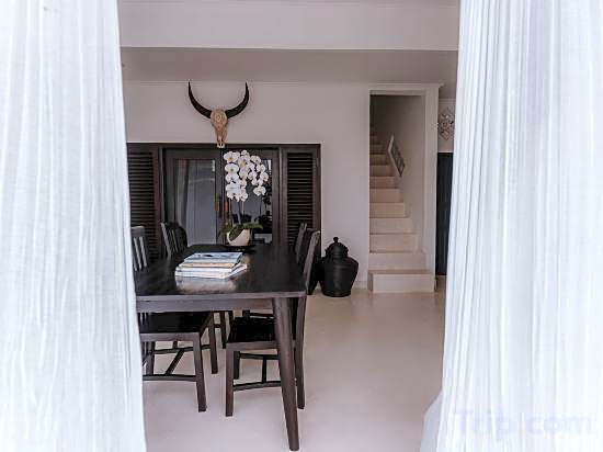 Villa Manis Kecil