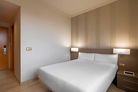 Double or Twin Room - Single Use