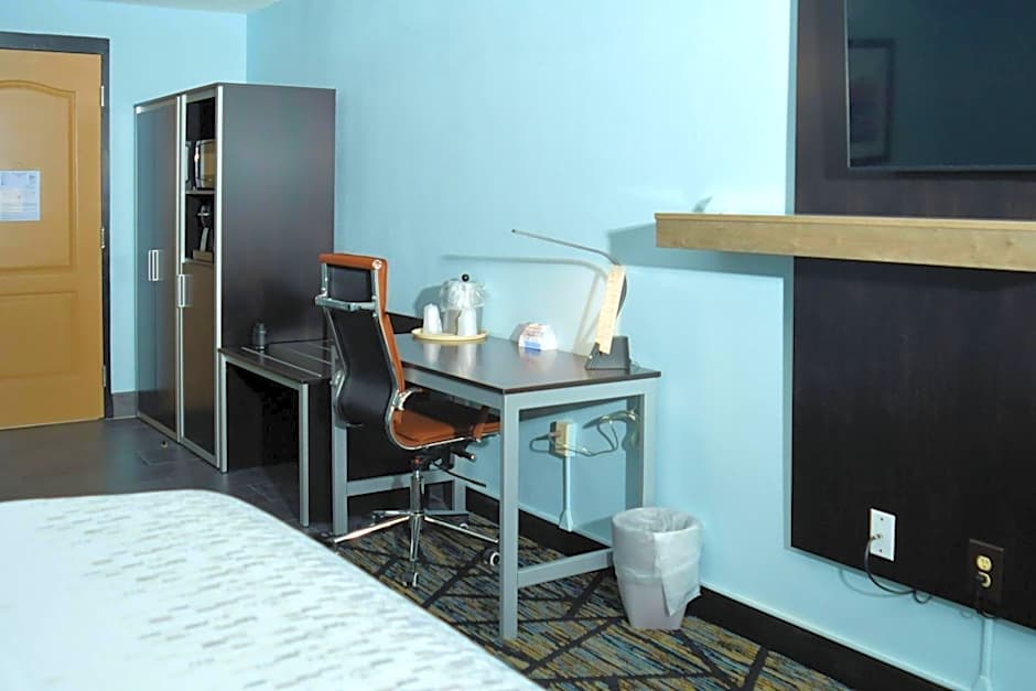 Clarion Pointe Jacksonville near Camp Lejeune