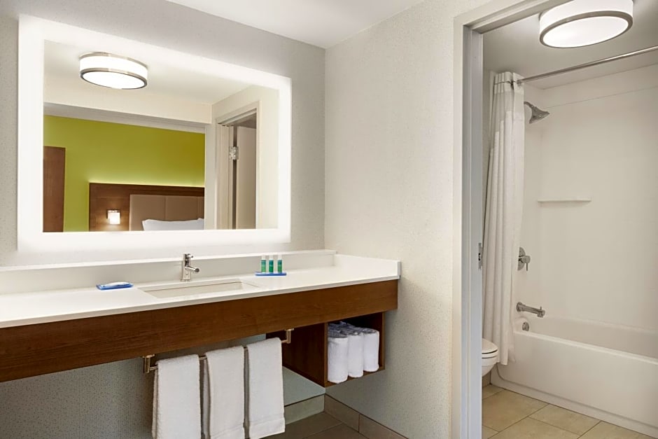Holiday Inn Express Hartford South - Rocky Hill by IHG