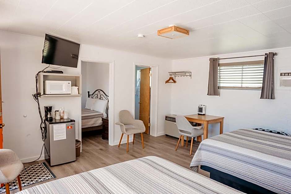 Lamplighter Lodge
