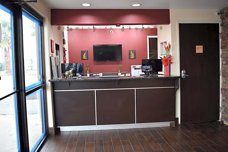 Super 8 by Wyndham New Braunfels I-35