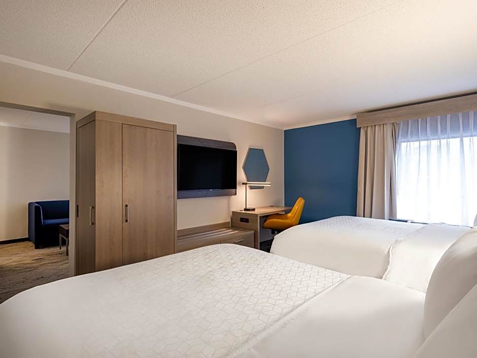 Holiday Inn Express & Suites Greensboro - (I-40 @ Wendover) By IHG