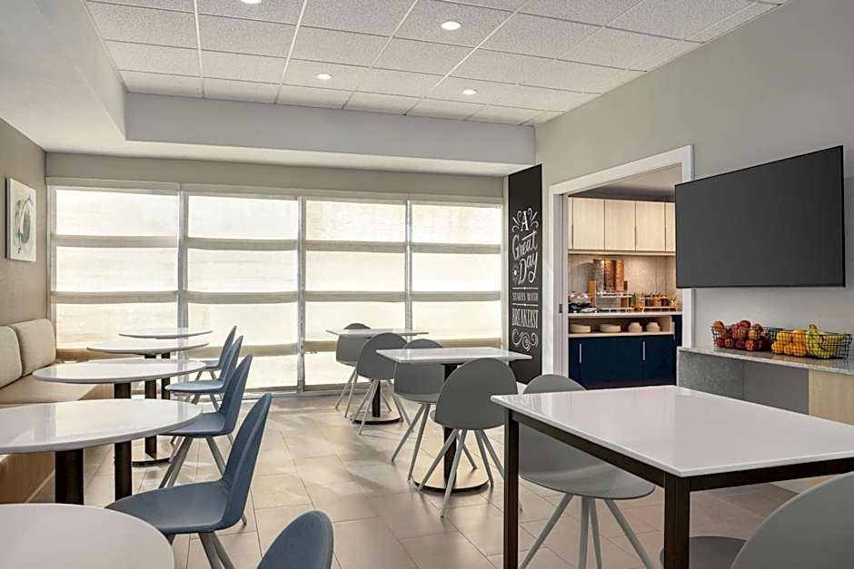 TownePlace Suites by Marriott Anaheim Maingate Near Angel Stadium
