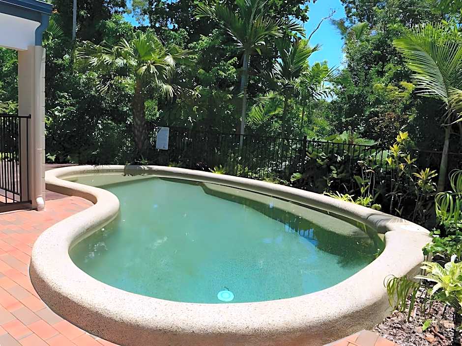 Apollo Jewel Beachfront Apartments