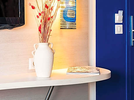 Standard Room with two single beds