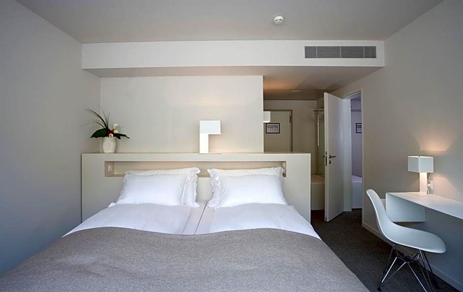 Photo 1 of 6 of Quadruple Room