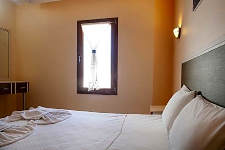 Apartment with Garden View