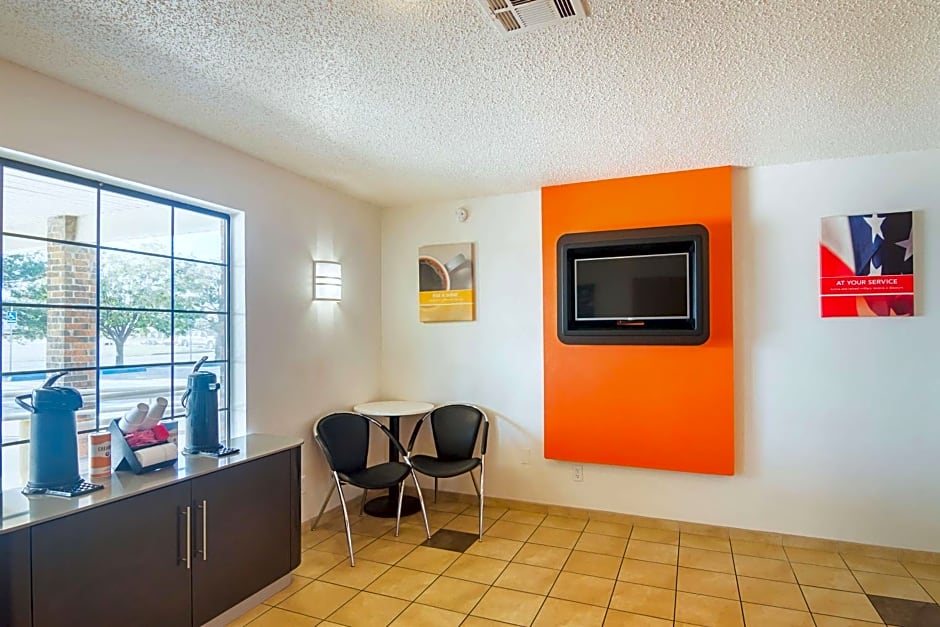 Motel 6-Lawton, OK