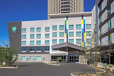 Tru by Hilton Phoenix Midtown