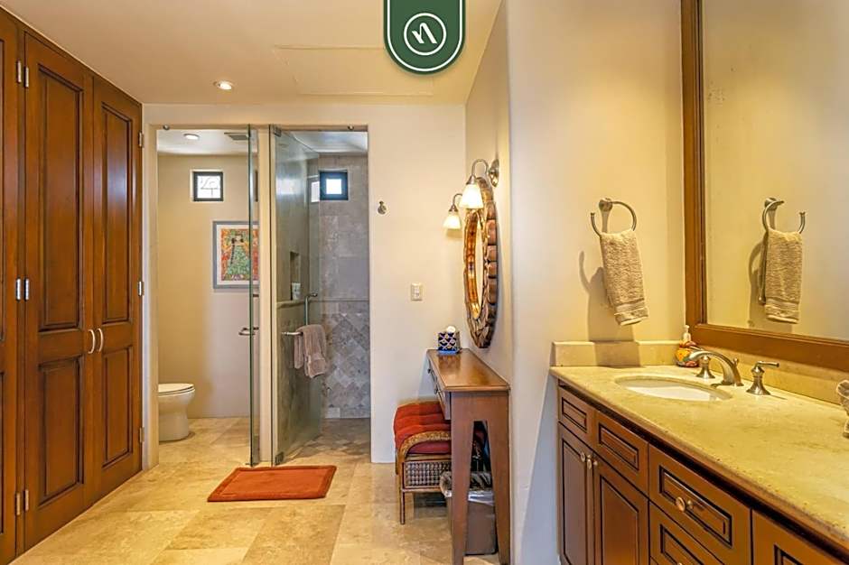 2BR Condo - Private Patio - Ocean View