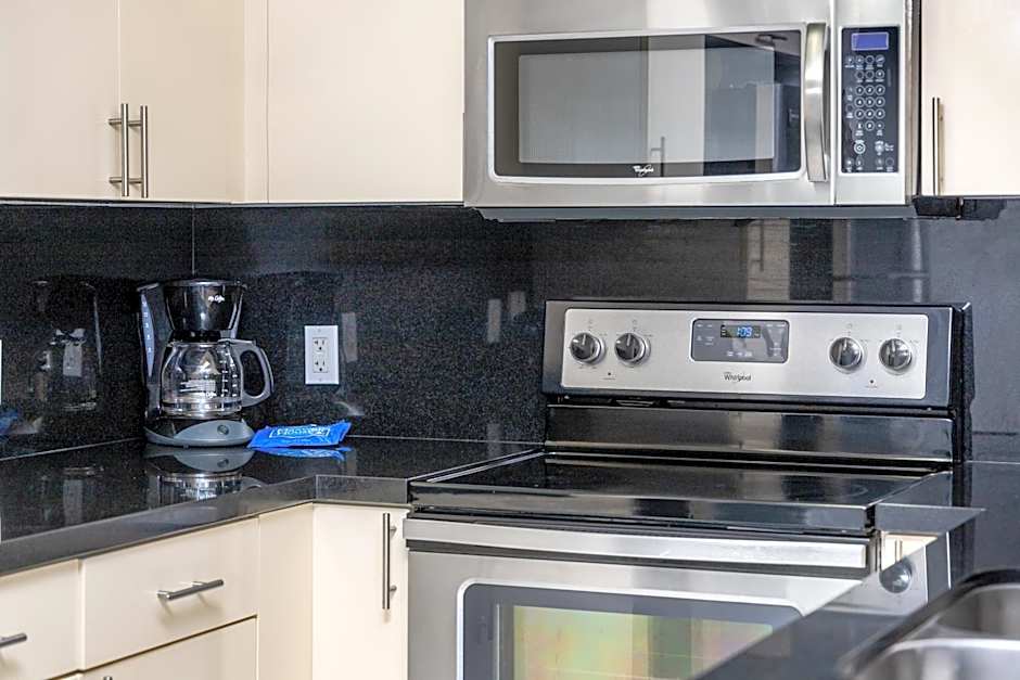 Fortune House Hotel Suites